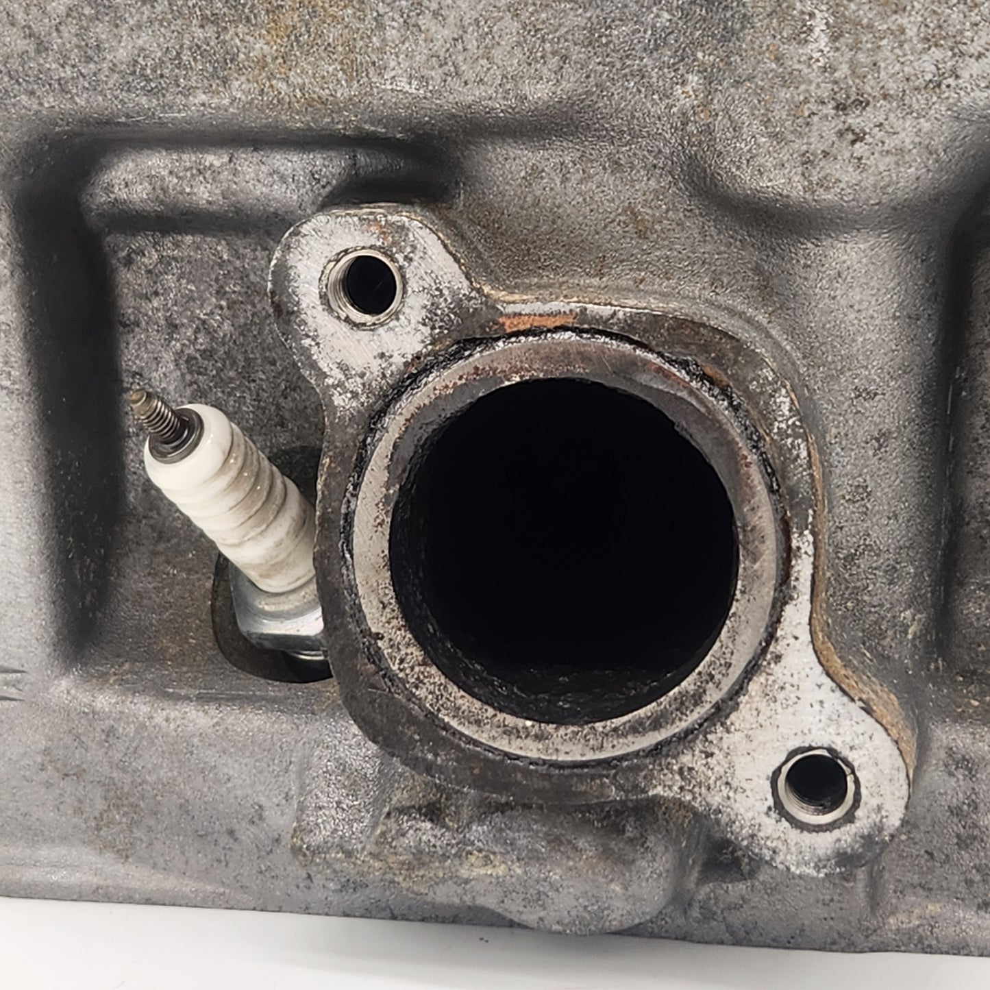 531 Volvo Penta 8v Cylinder Head B230