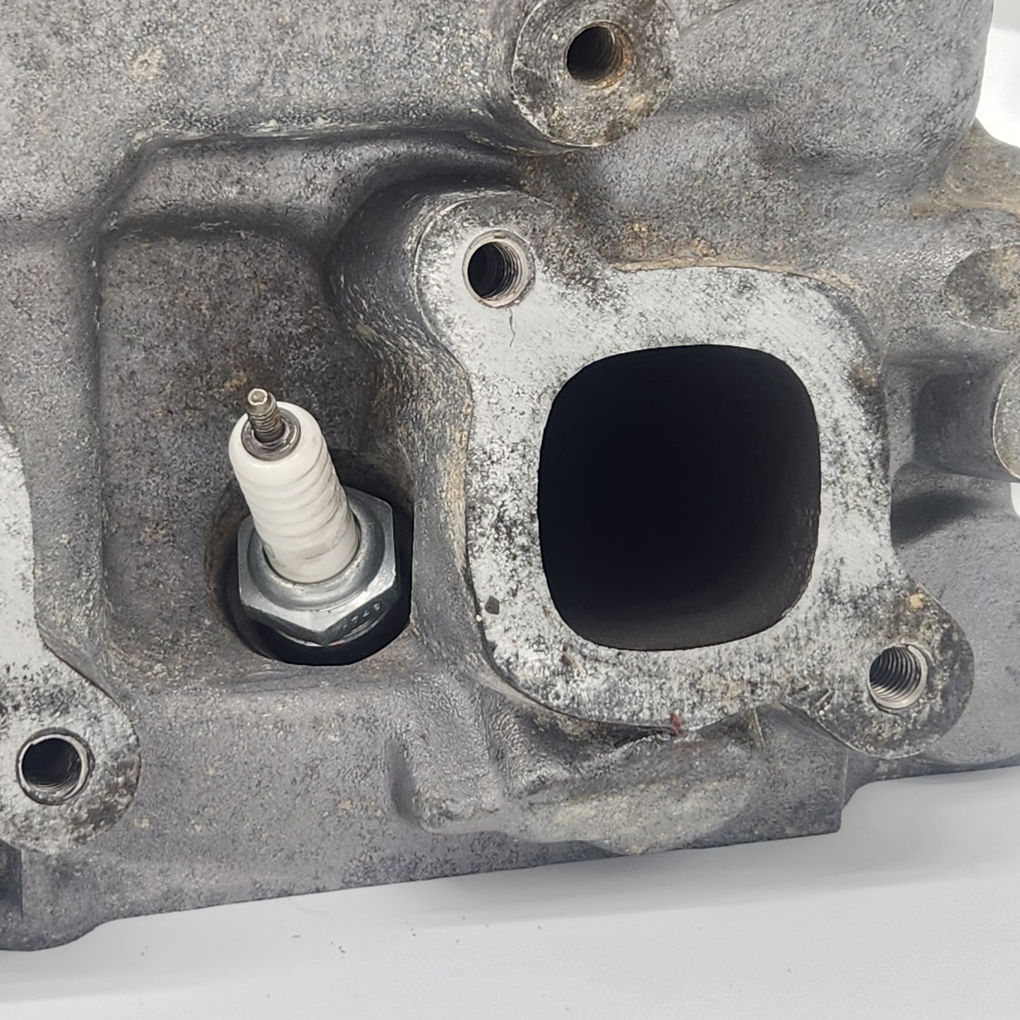 531 Volvo Penta 8v Cylinder Head B230