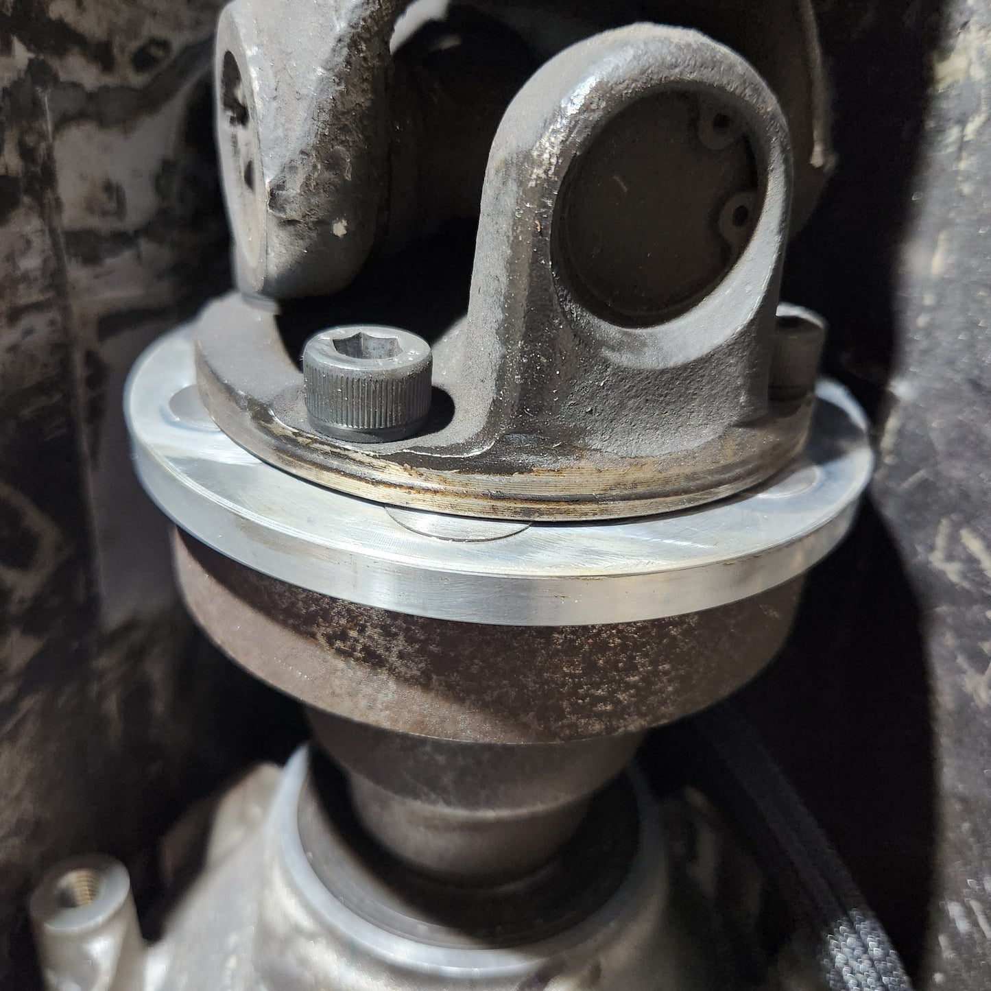 Jaguar 8hp driveshaft adapter 8hp45 and 8hp70 1310 yoke